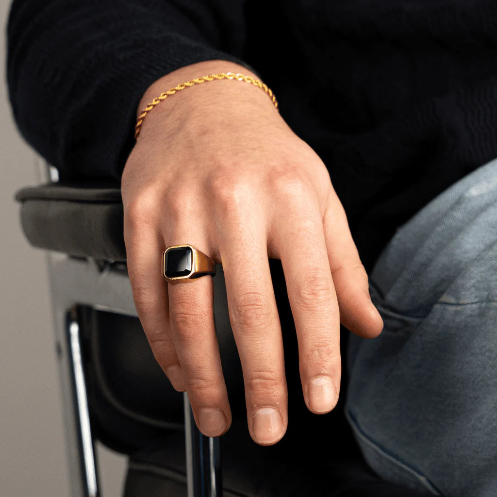 Royal Signet Ring (Gold)
